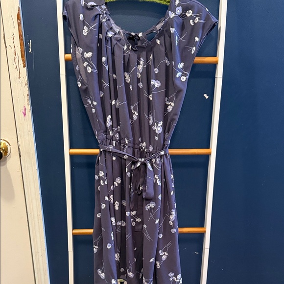 LC Lauren Conrad Dresses & Skirts - LC Lauren Conrad Floral Midi Dress - Navy and White